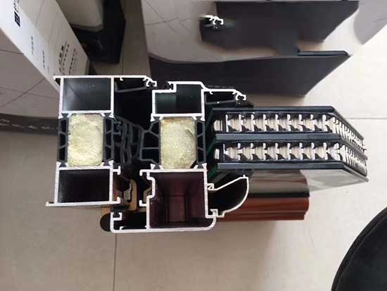 鋁合金門窗保溫填充聚氨酯 噴涂發泡機(圖1) 鋁合金門窗保溫填充聚氨酯