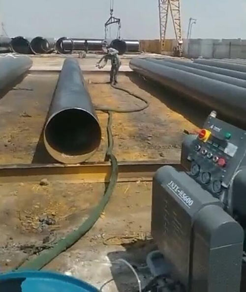 現(xiàn)場管道防腐用什么機械 化工管道防腐使用的設備(圖1) 現(xiàn)場管道防腐用什么機械 化工管道防腐使用的設備